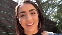 Afspelen Spaanse babe met groene ogen wordt in het openbaar geneukt na een pijpbeurt in een reality-seksscène