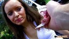 Porno con mujer rumana teniendo sexo por 10 euros con un inglés