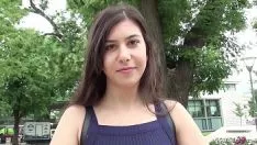 تشغيل جيد لدغة الديك اخترقت في كل من الثقوب