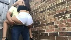 Jouer Si nasconde con questa ragazza cattiva per farle un pompino