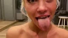 Abspielen Schöner Oralsex mit Blondine