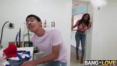 Reproducir marca porno con nerd saca una buena
