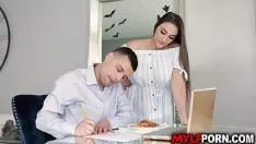 Reproducir Xxx en la oficina con milf folla al jefe