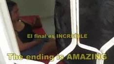Jouer La minorenne ha un orgasmo mentre viene scopata