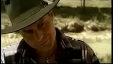 Jouer Lei urla forte quando raggiunge l'orgasmo e il cazzo del suo partner le entra nel profondo del culo