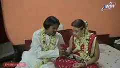 Afspelen Desi Indian Honeymoon: de gepassioneerde eerste nacht van hete vrouw