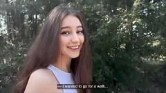 تشغيل يضيع الهواة البرية داشا ومارس الجنس في الهواء الطلق